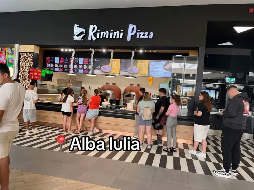 Cuptorul cu lemne din pizzeria Rimini Pizza Alba Iulia